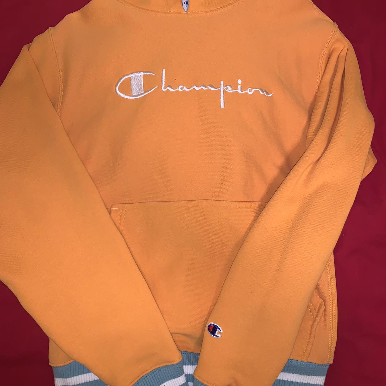 Champion gold cheap crewneck sweatshirt