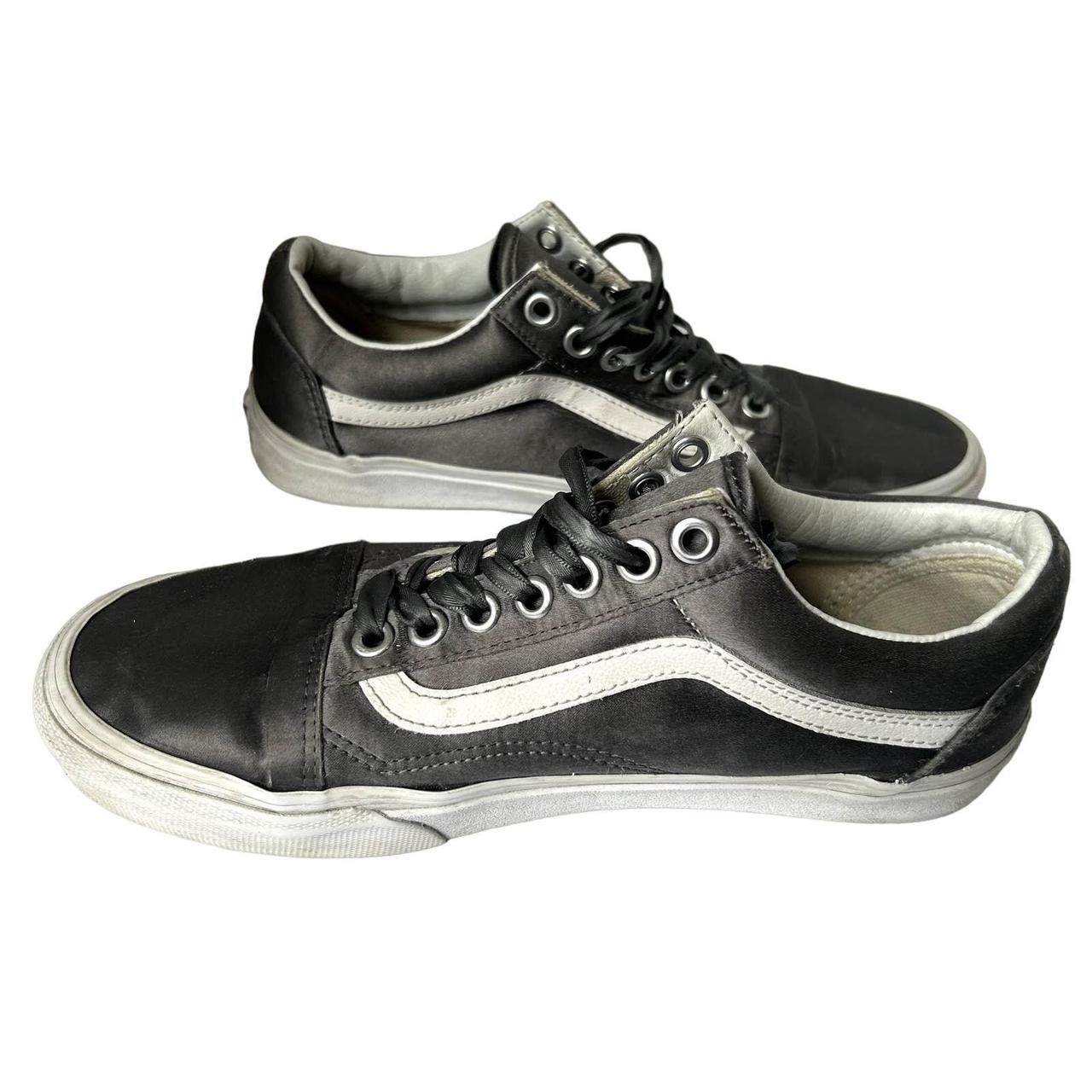 Size 8 vans old skool on sale