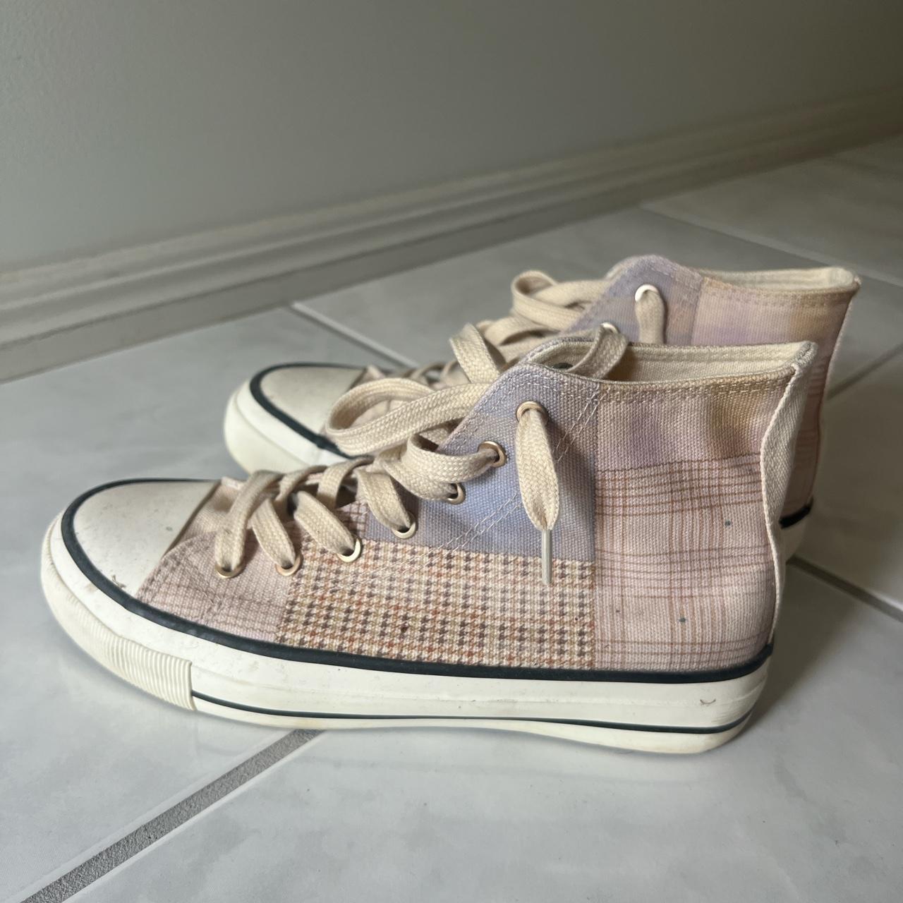 grey flat shoes