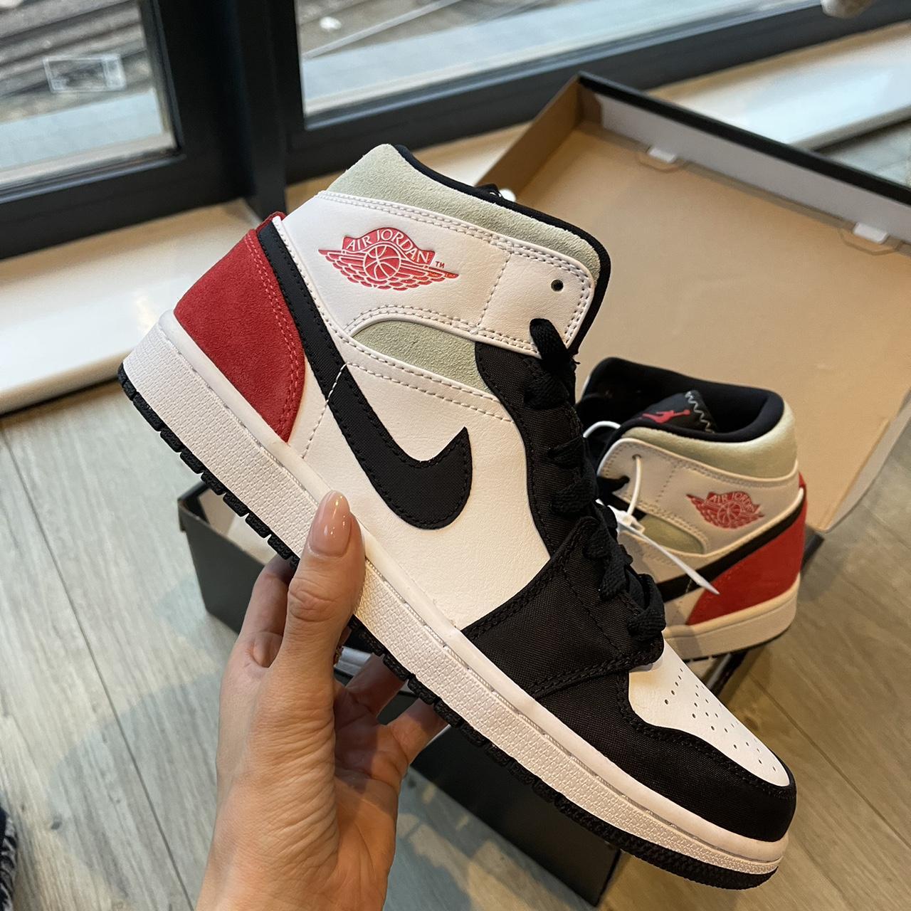 Jordan mid se union black toe hot sale