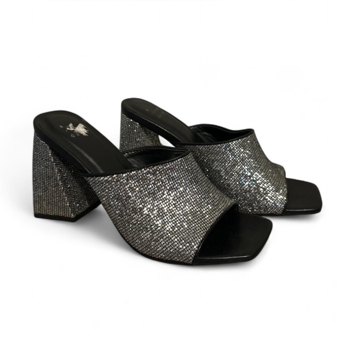 item listed by lunameows