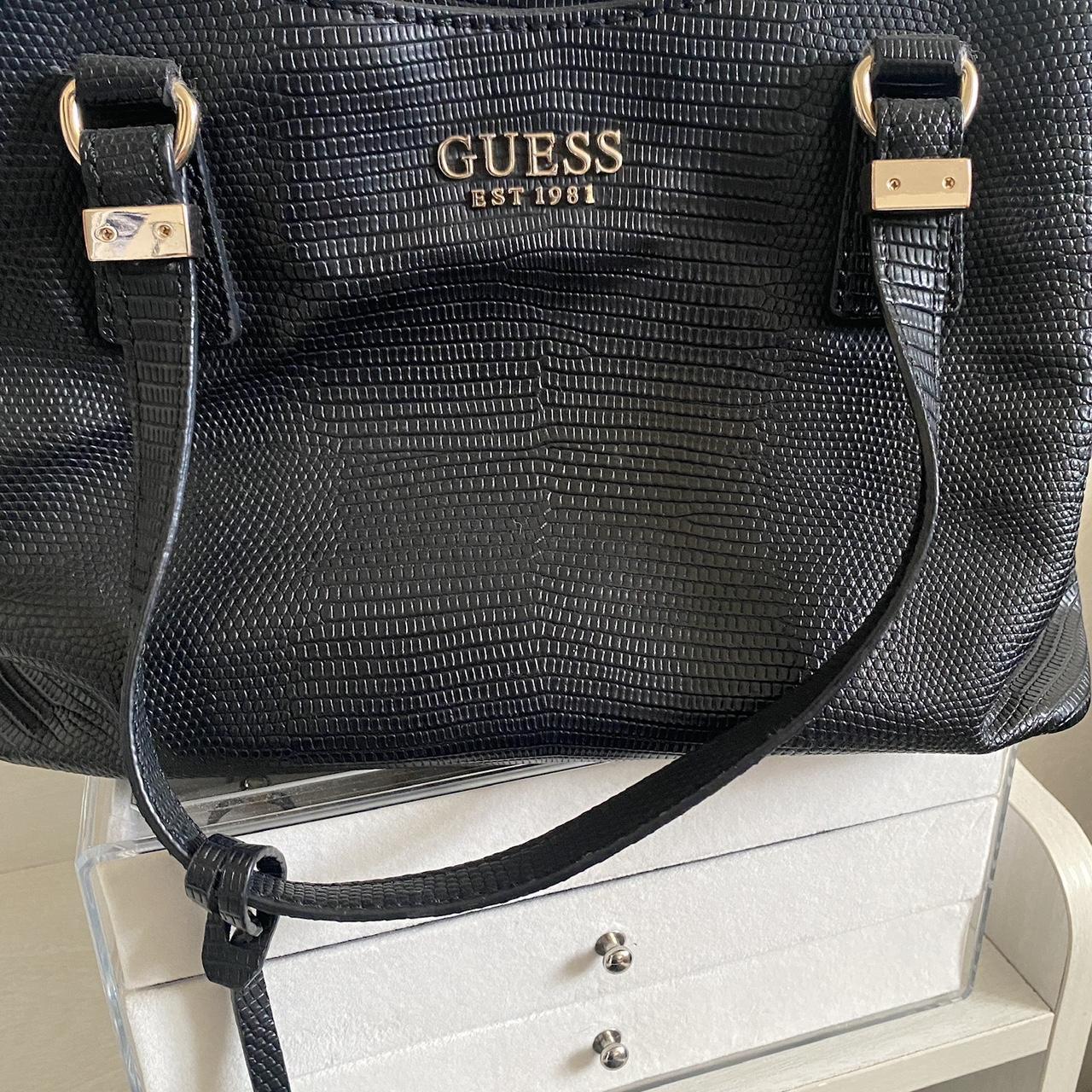 Black guess shop purse 1981