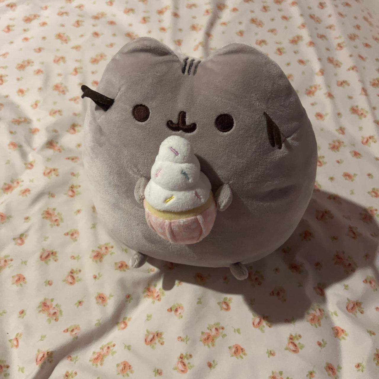 Pusheen cupcake clearance plush