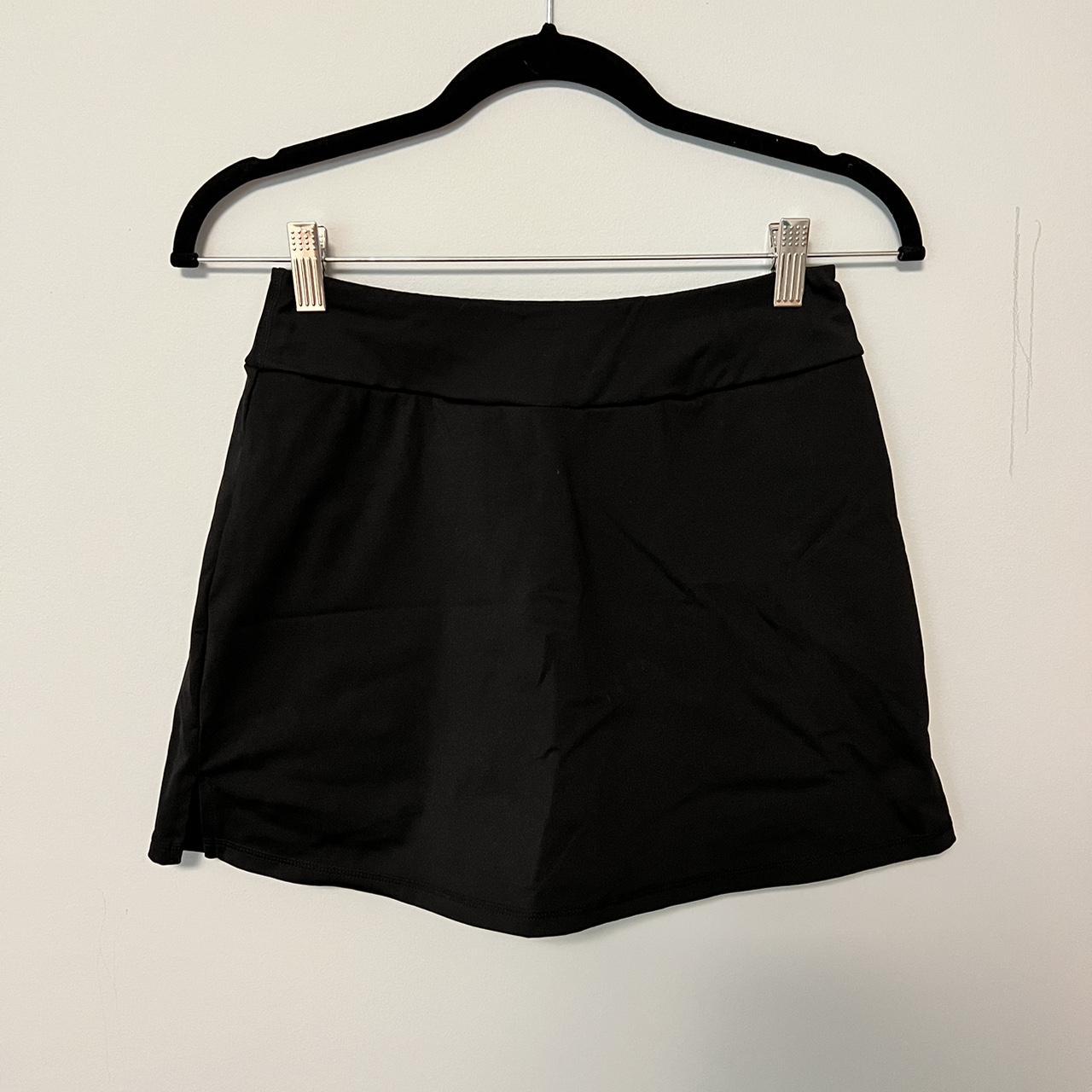 Black athletic skirt with built in shorts - Depop