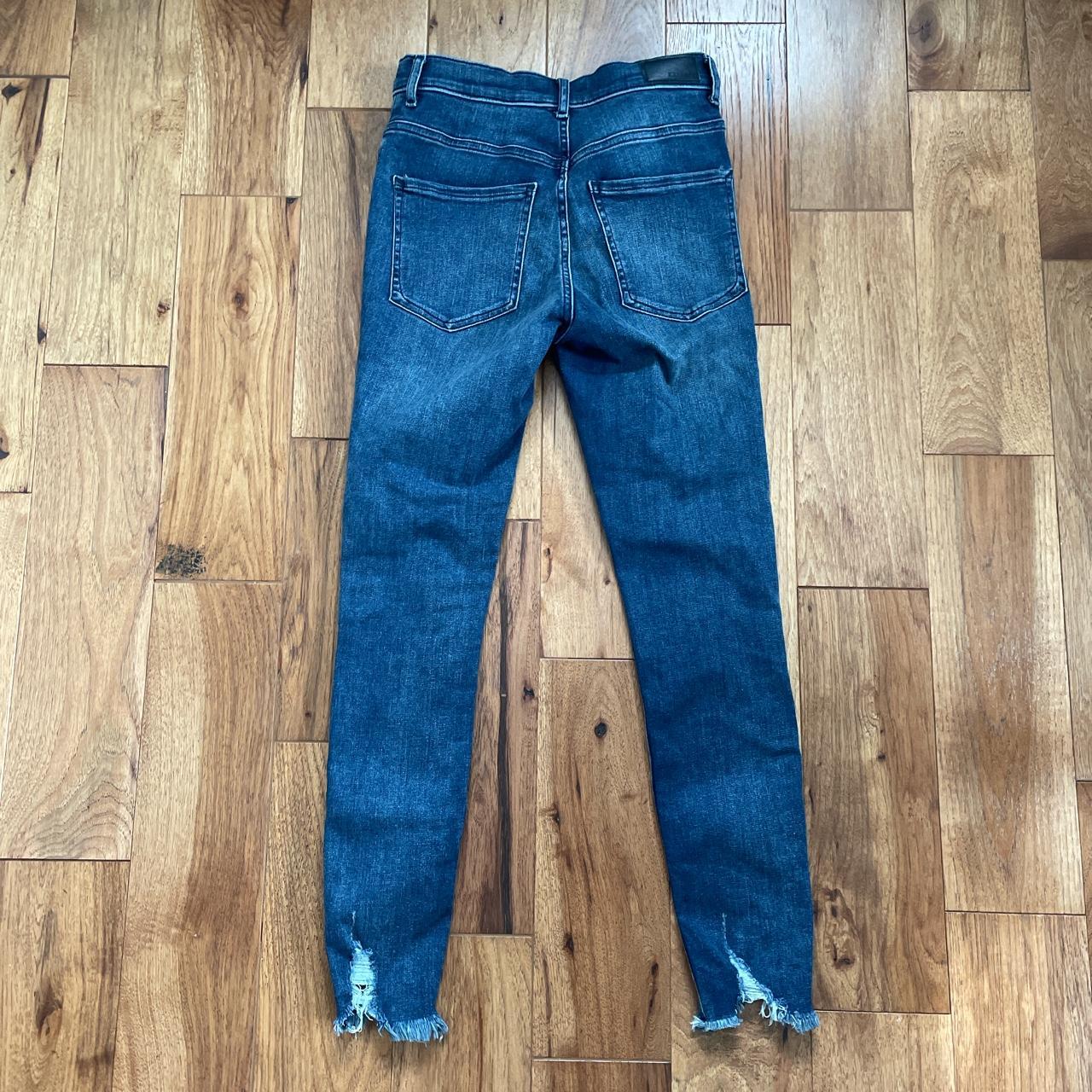 Express Women's Navy and Blue Jeans Depop