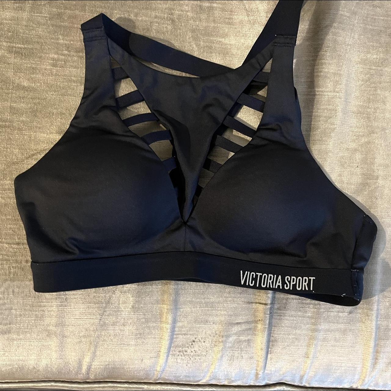 Victoria's Secret Women's Black and White Bra | Depop