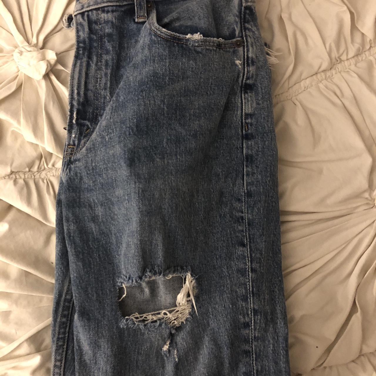 Abercrombie Curve Love High Rise Mom Jean Size 27/4 - Depop