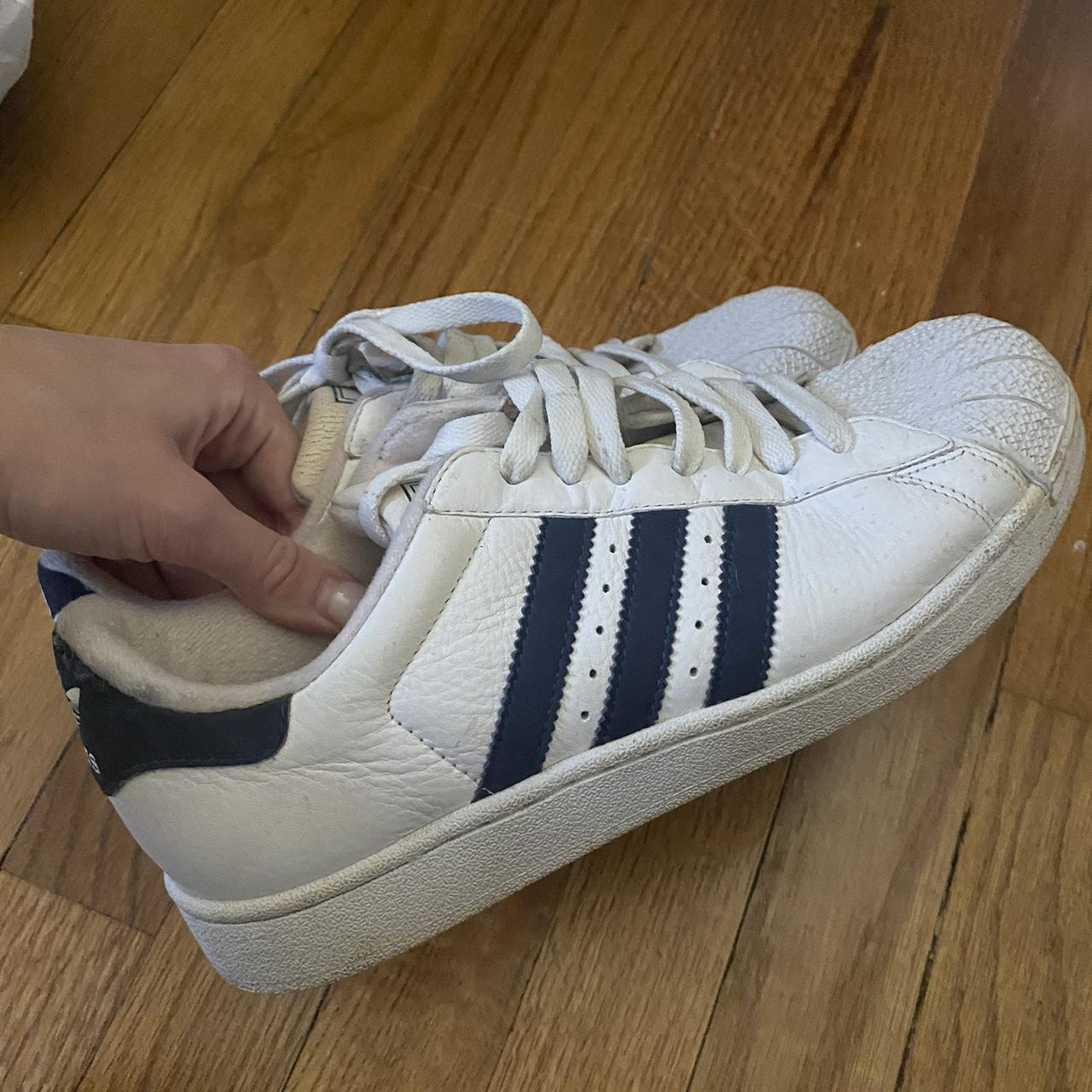 Adidas superstar white outlet size 6