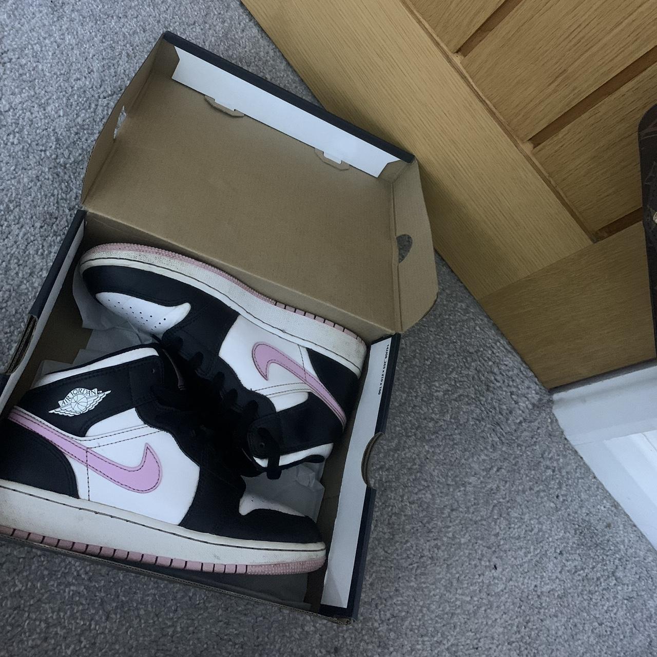 womens pink and white jordans