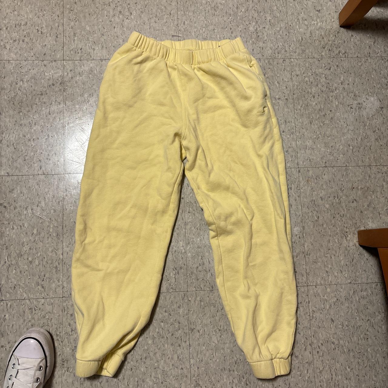 YELLOW HOLLISTER SWEATPANTS Barely worn only