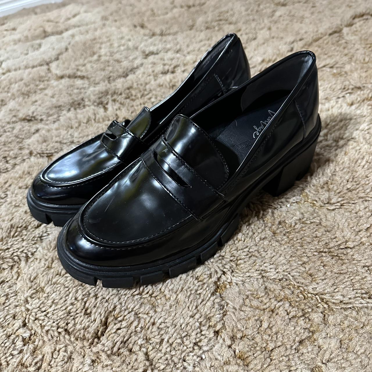 women’s black shoe ( size is 8-10) - Depop