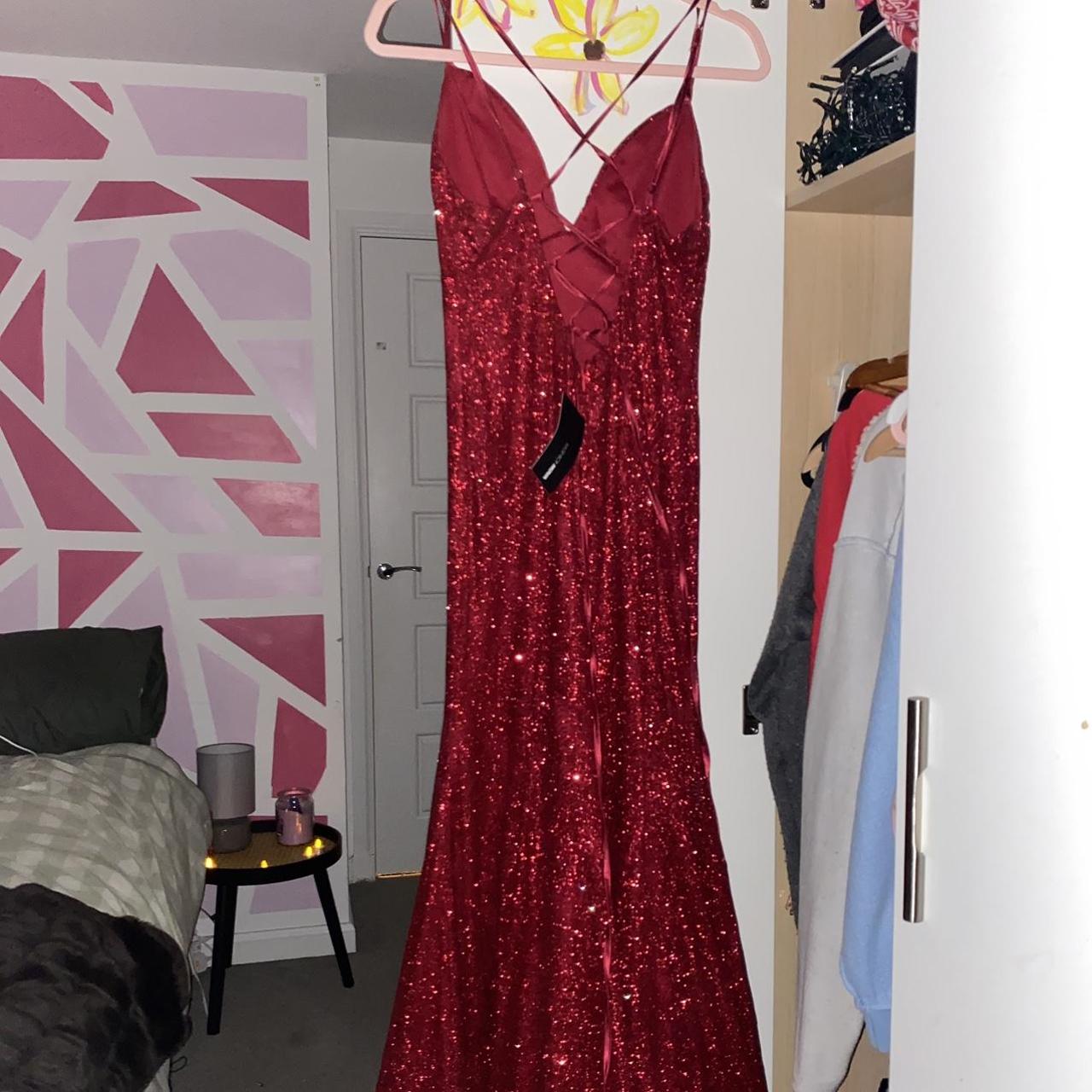 Fashion nova red prom on sale dress