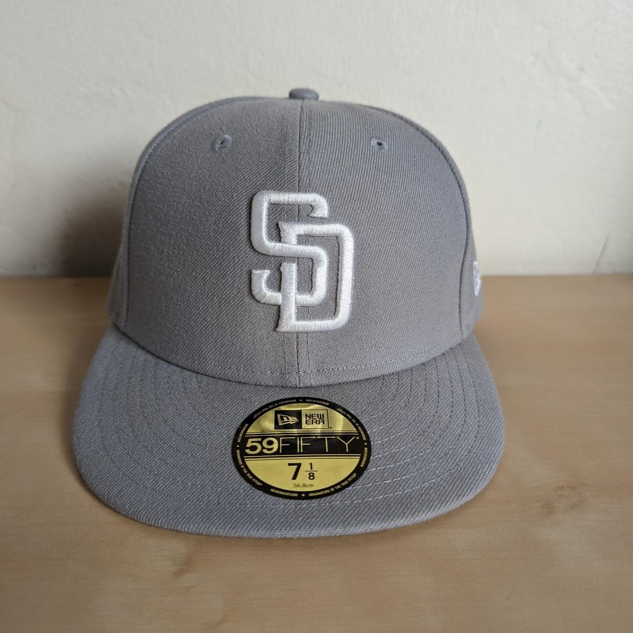 New Era Men's Grey and White Hat | Depop