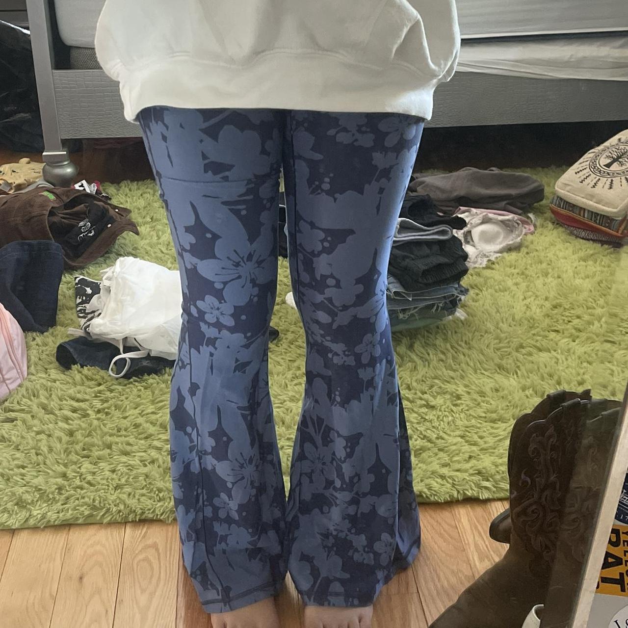 Aerie Women's Blue and Navy Leggings Depop