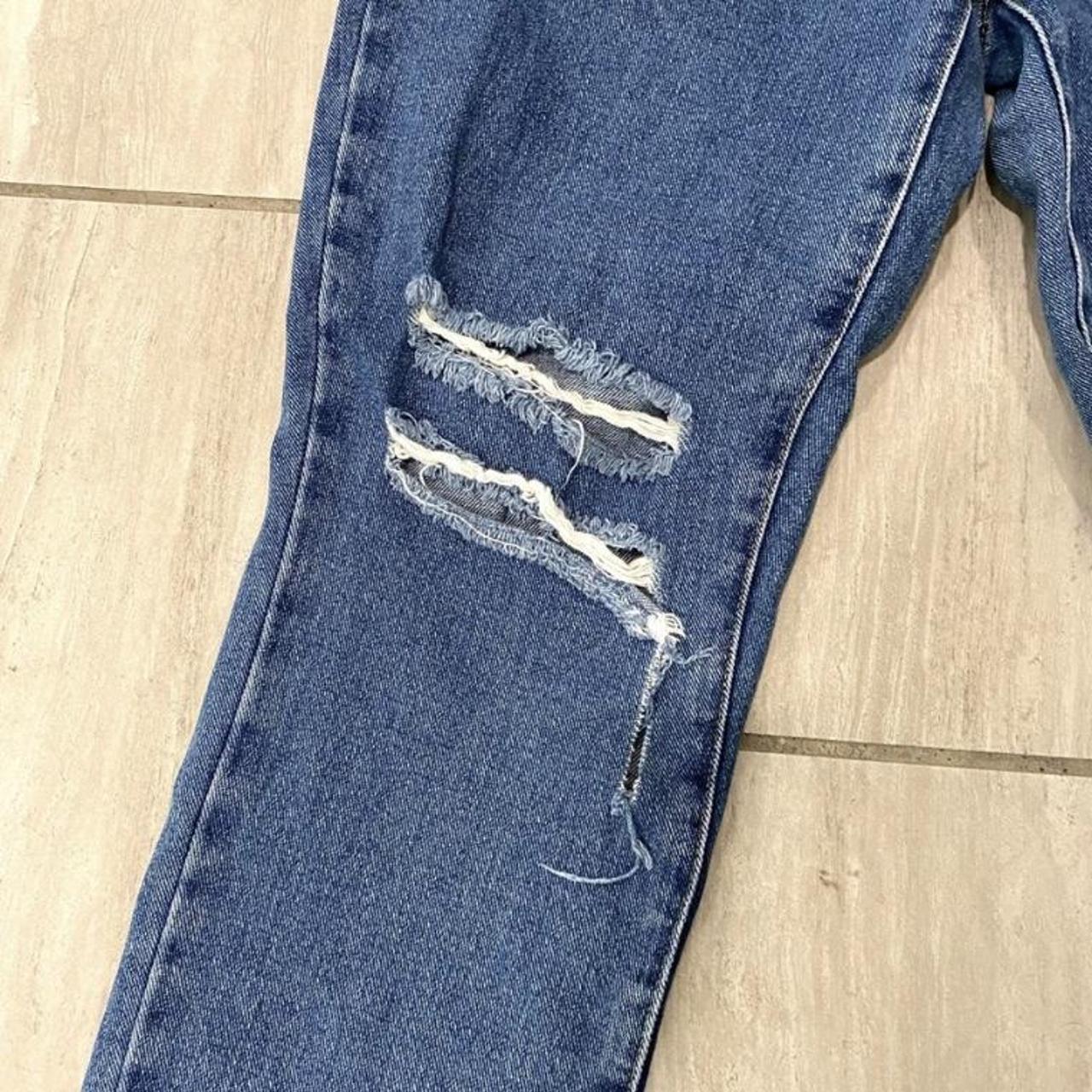 PacSun High Rise Mom Jeans stay stylish in these... - Depop