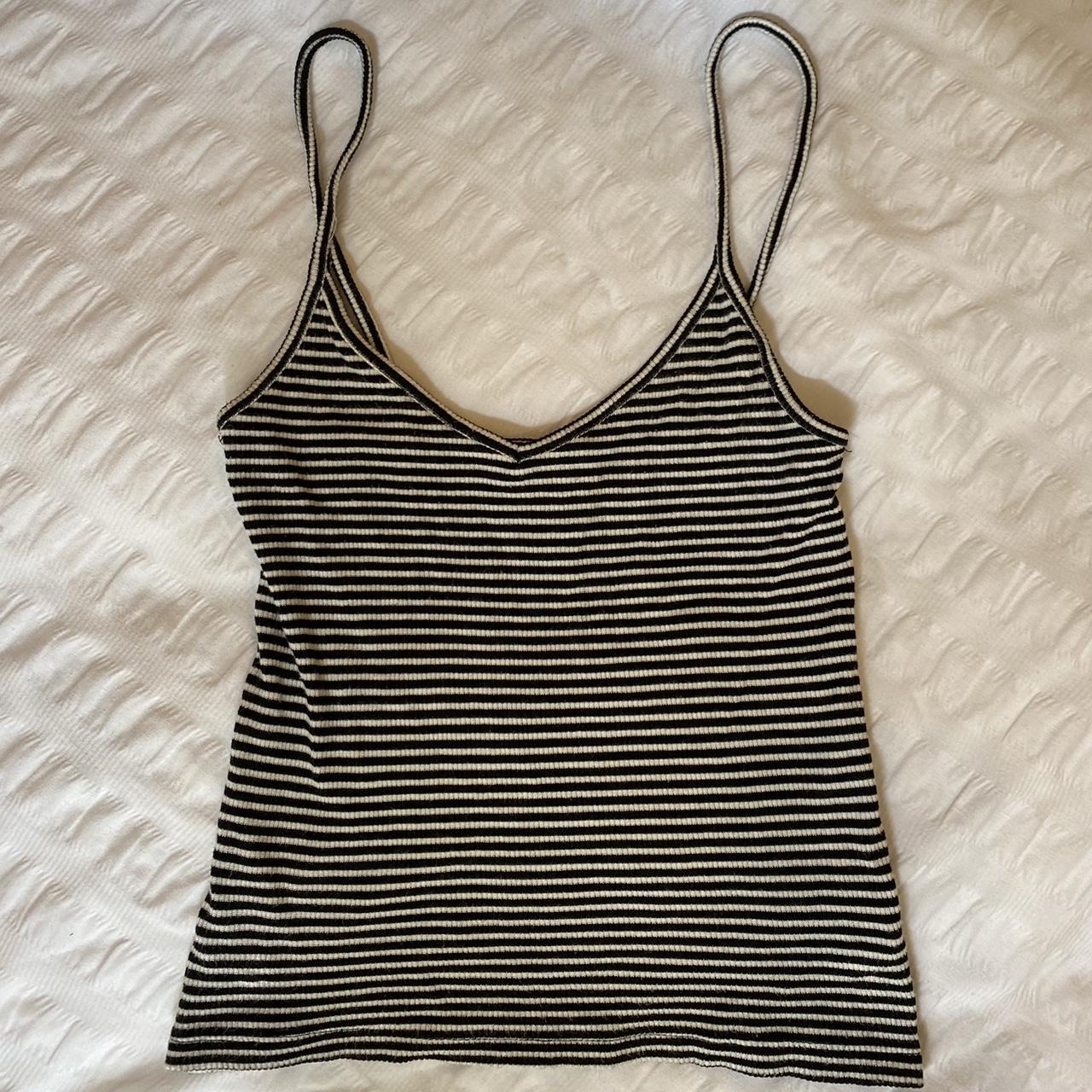 ICE black/white singlet Size = XS ICE brand so not... - Depop