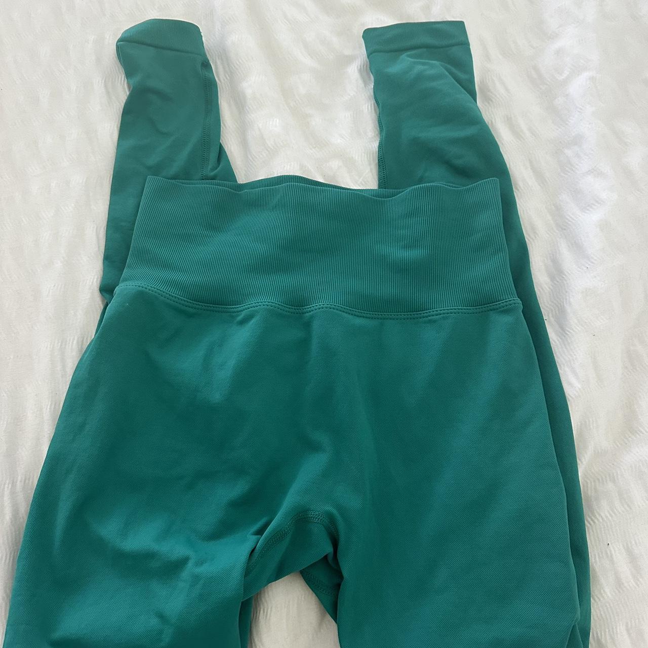Women's Municipal staple leggings. Emerald color - Depop