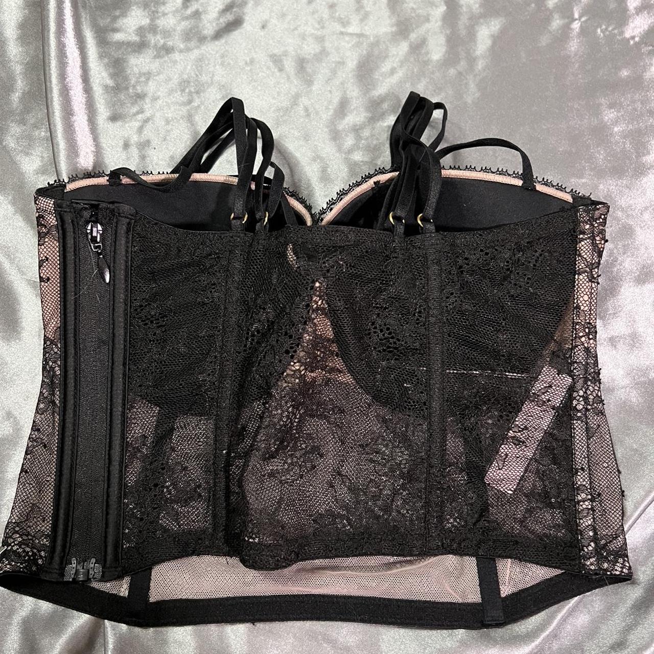 Smart and sexy 44DD lightly lined lace on the sides - Depop
