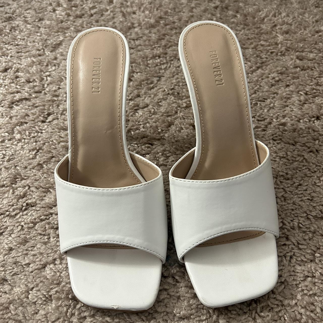 7 5 White Kitten Heels Lightly Used Good Condition Depop   P0 