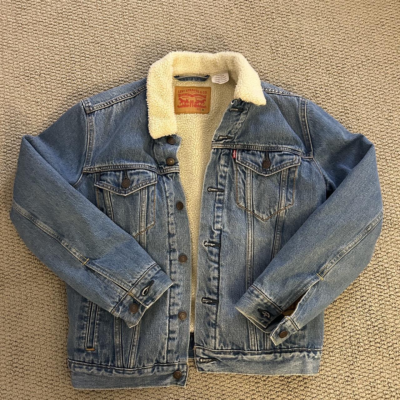 Sherpa lined Levi’s denim jacket, no stains, lightly... - Depop