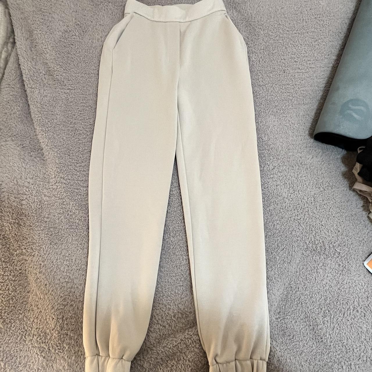 ⭐️ Lululemon joggers (size 4) ⭐️ Worn once!!! Depop