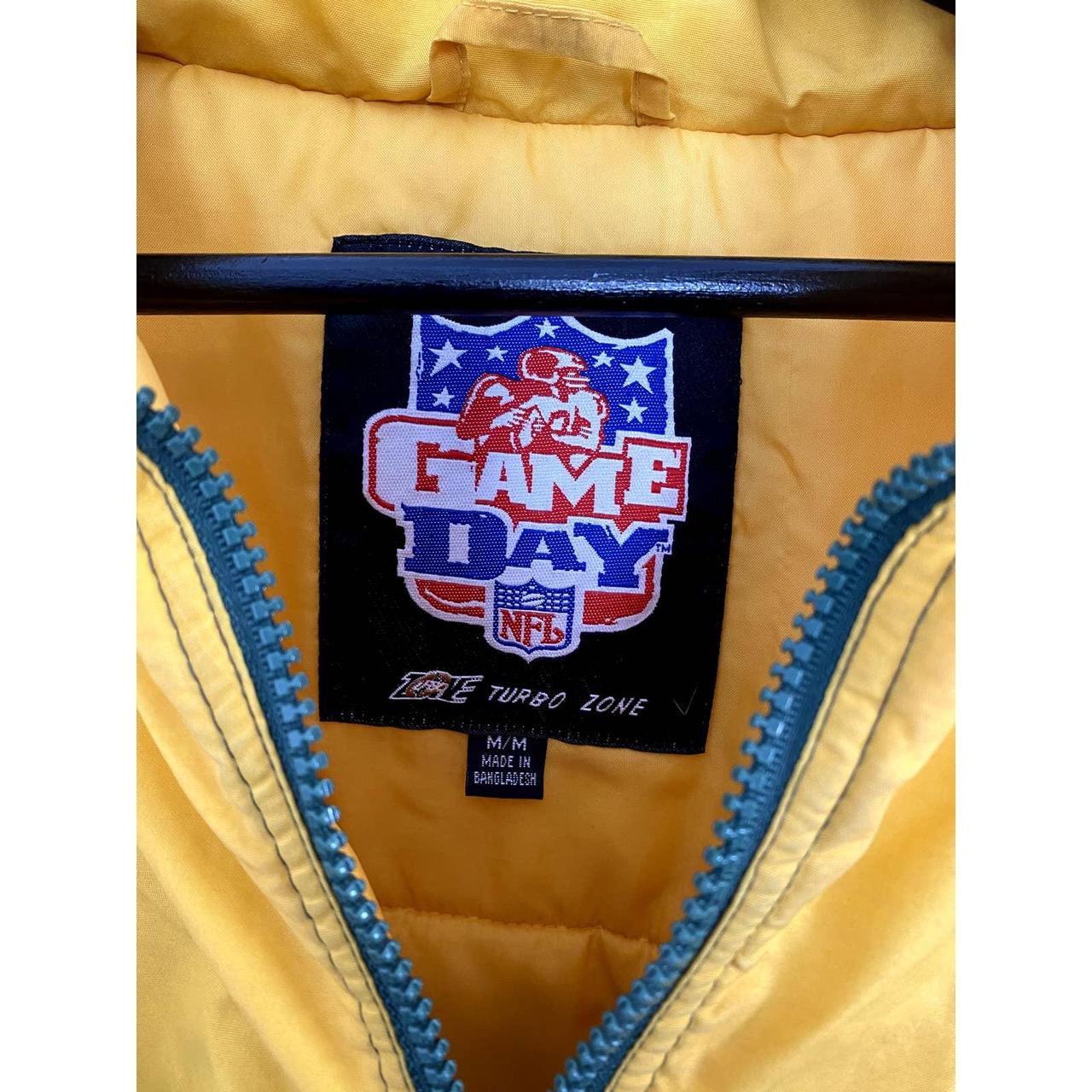 Vintage Green Bay Packers NFL puffer jacket size XL - Depop