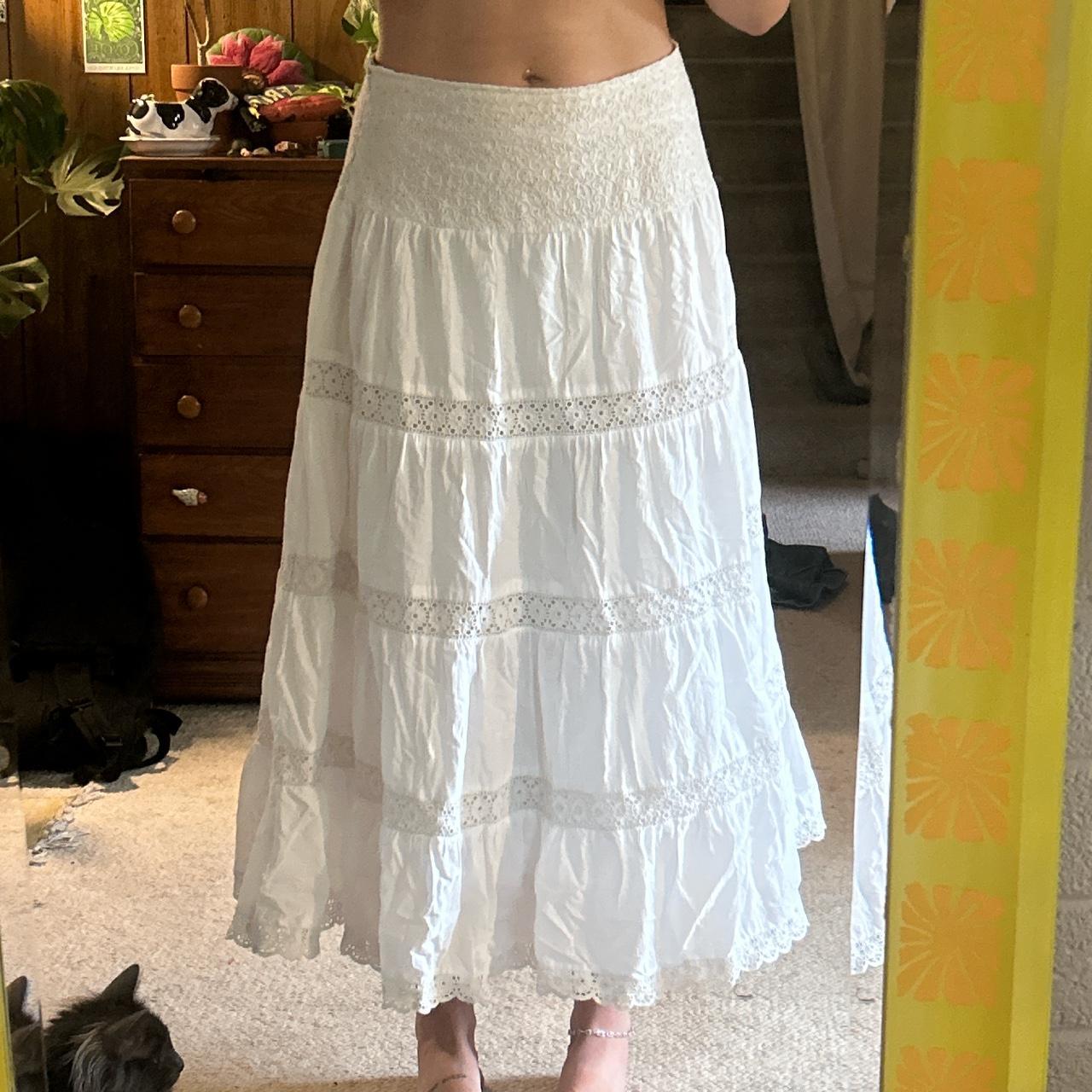 vintage gorgeous white maxi skirt // such hippie... - Depop