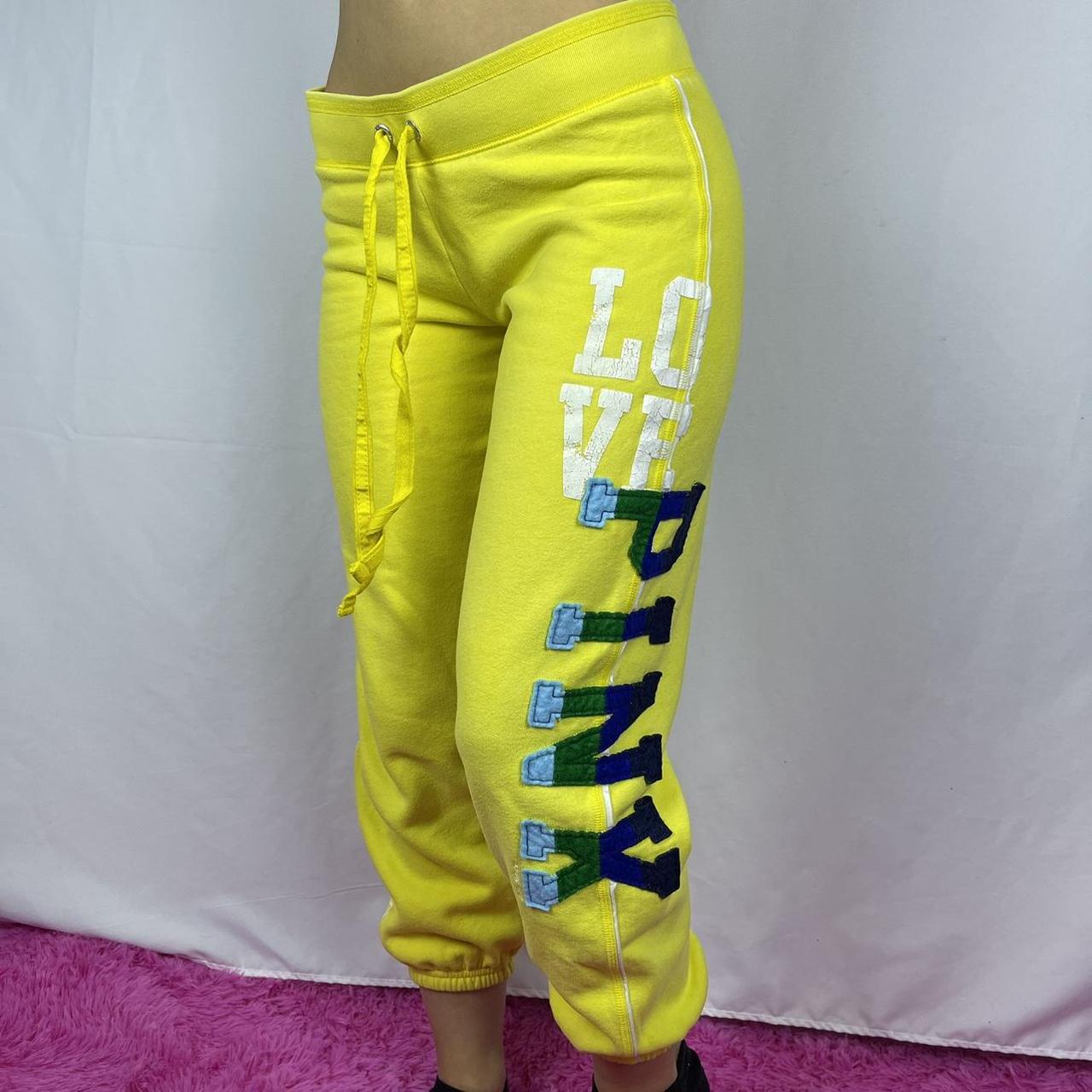Victoria’s Secret PINK Capri Pants 💛, such a cute