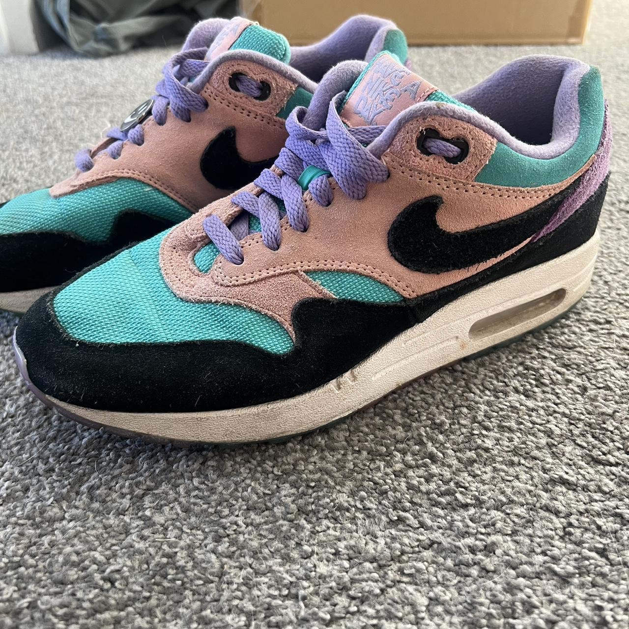 NIKE air max 1 have a Nike day. Women s size