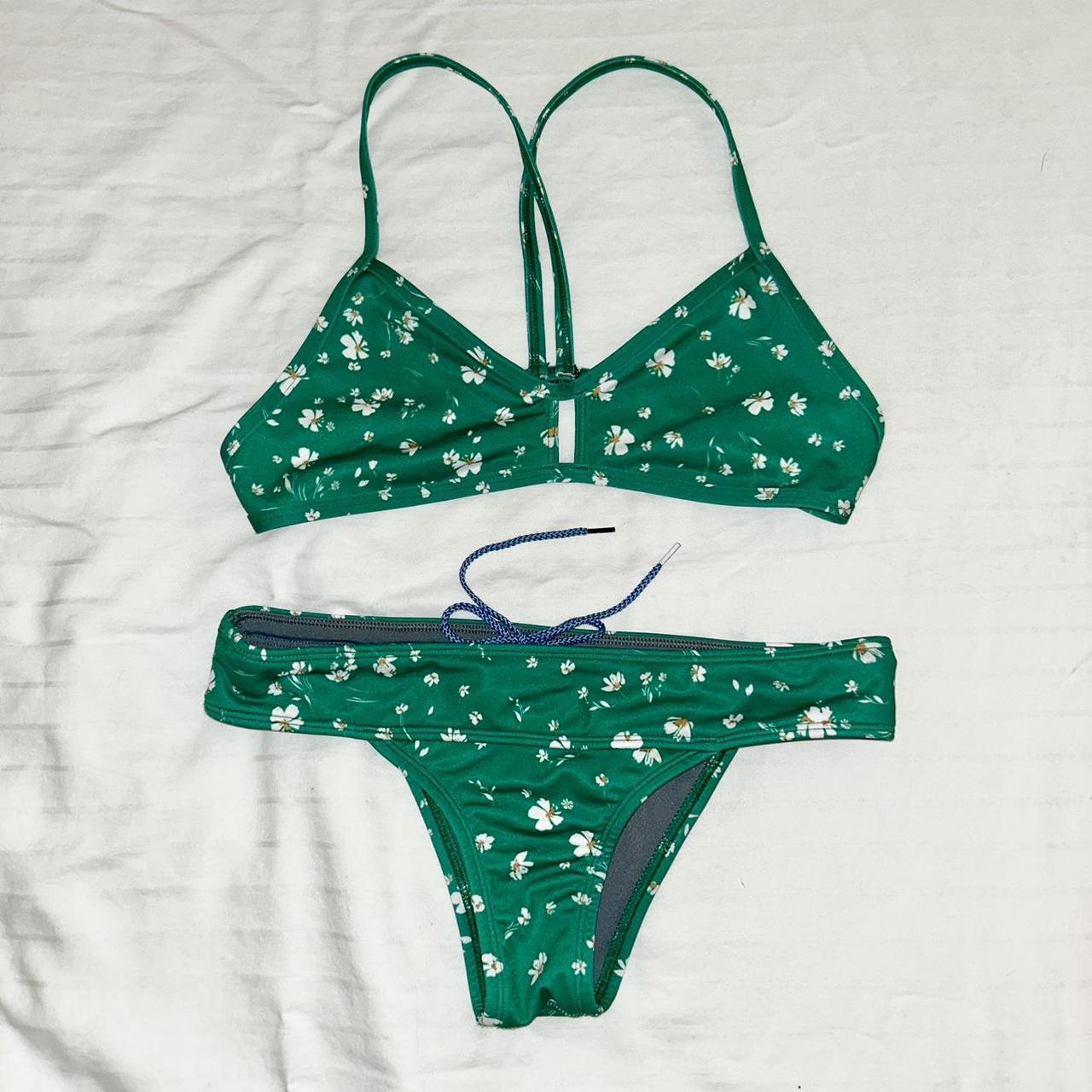 Jolyn Bikini Set Cute ditsy floral daisy print... Depop