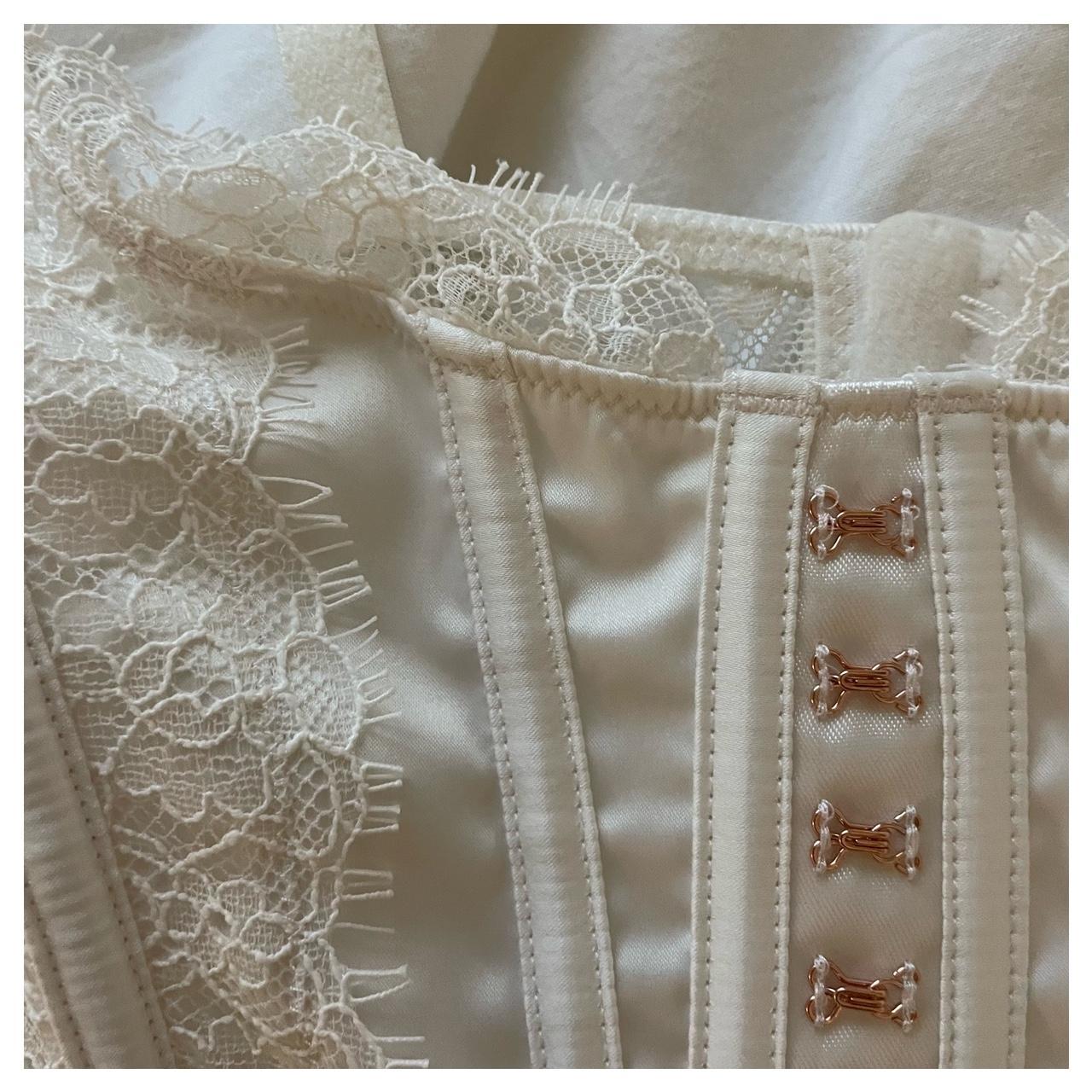 Victoria's Secret Women's White Corset | Depop