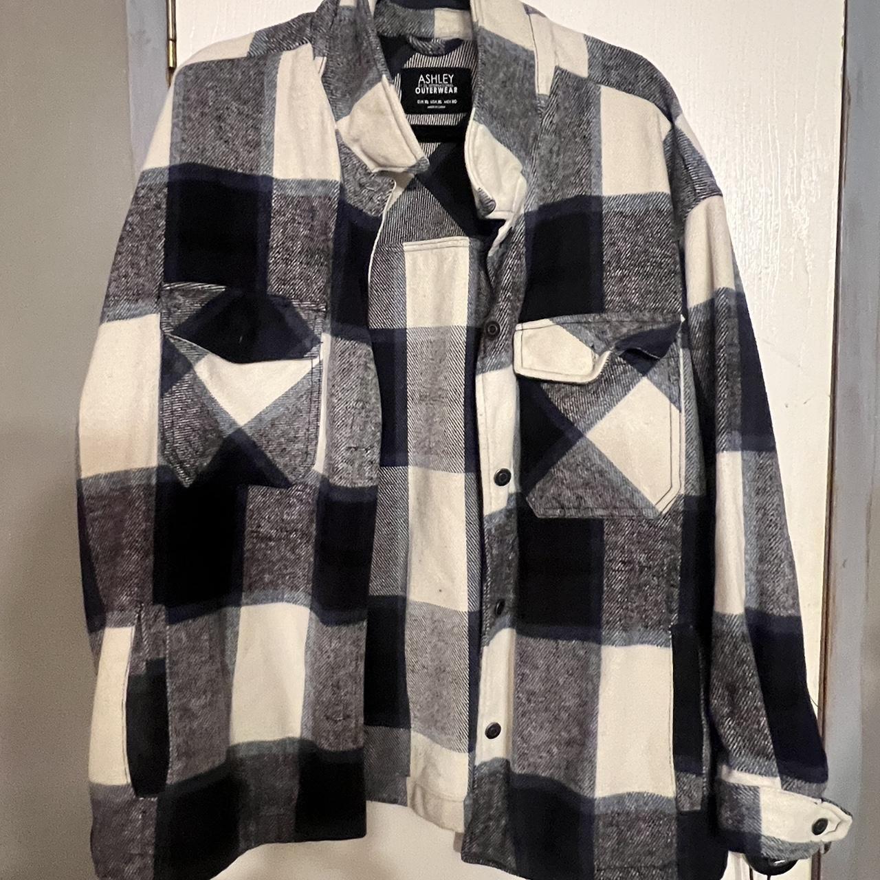 thick flannel worn a few times oversized - Depop