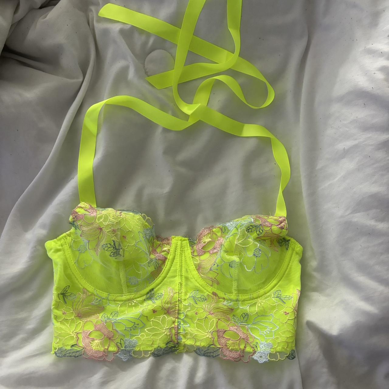 cropped neon yellow floral corset runs small! Depop