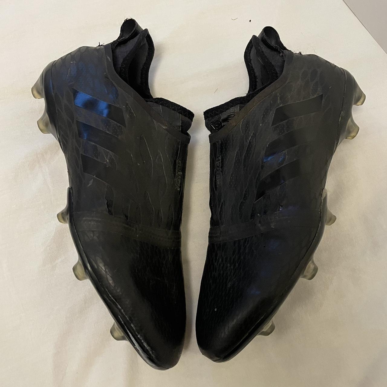 Adidas glitch all black hotsell