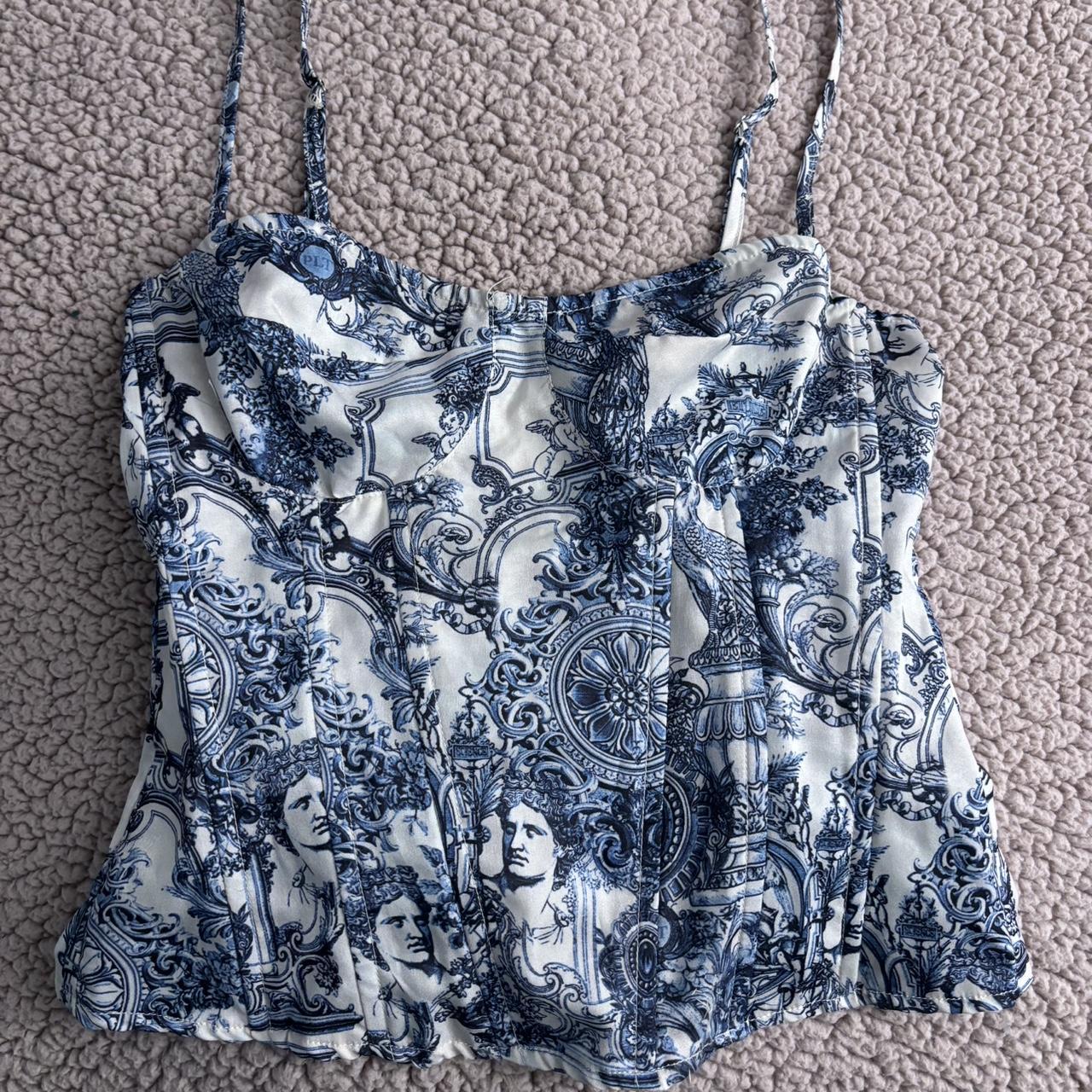 Pretty Little Thing Crop Top US Women Size 6 // US... - Depop