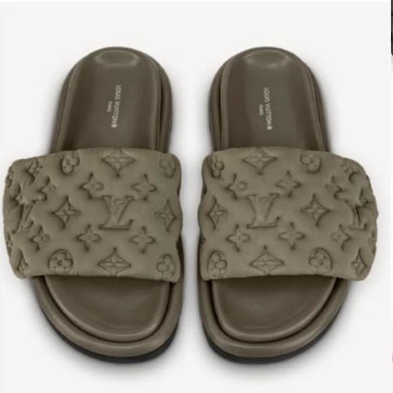 Louis Vuitton slides Size 39 - Depop