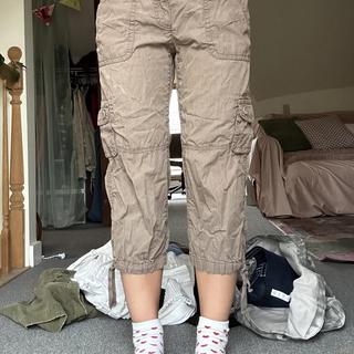 Brown cargo capri pants Love the pockets Size 4 - - Depop