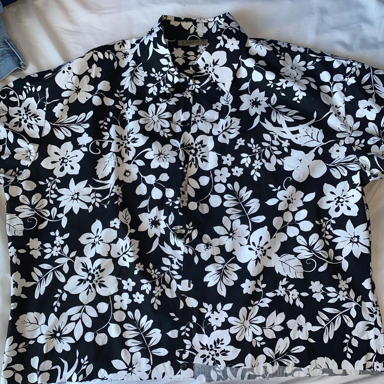 Cropped Hawaiian Shirt - Depop