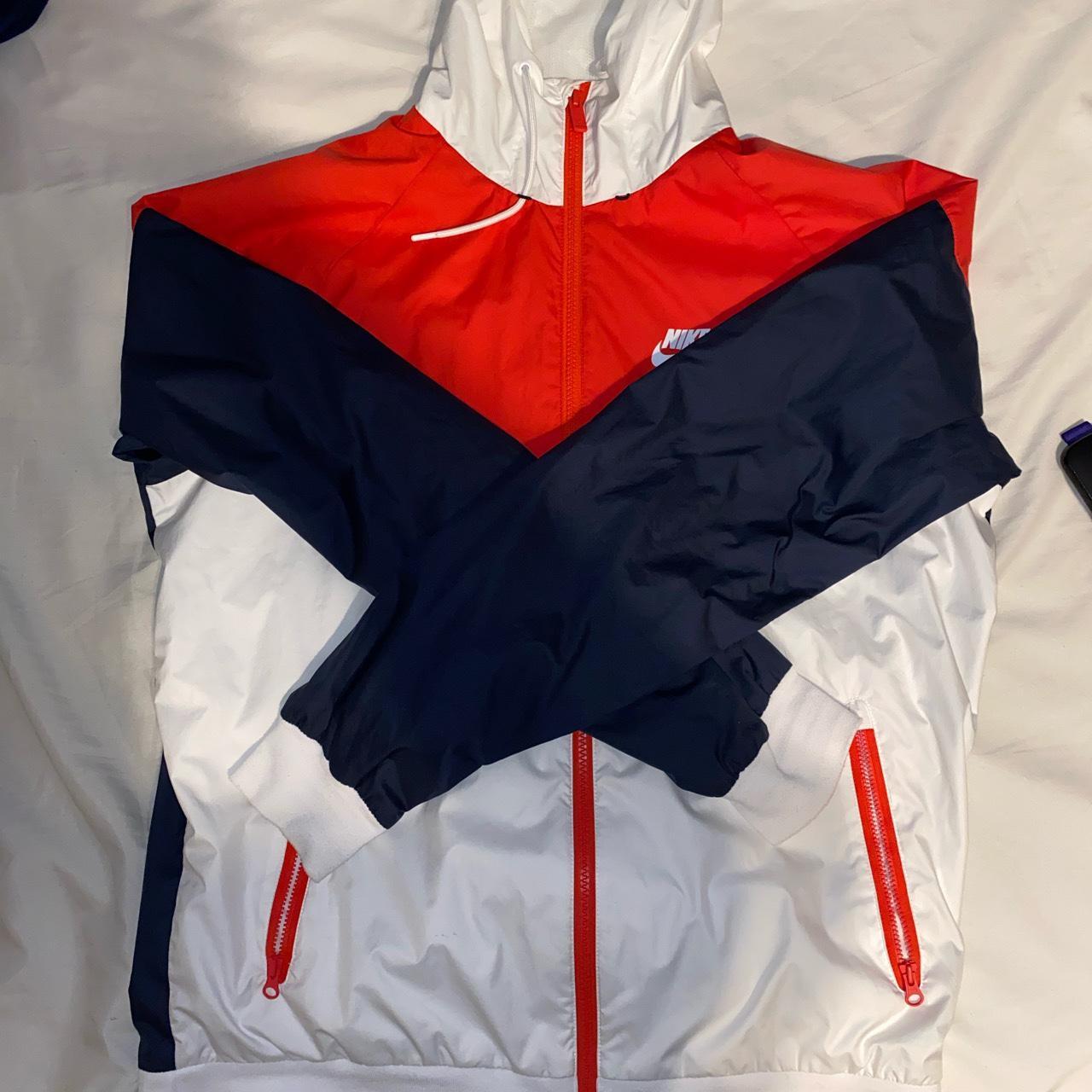 Nike windbreaker medium - Depop