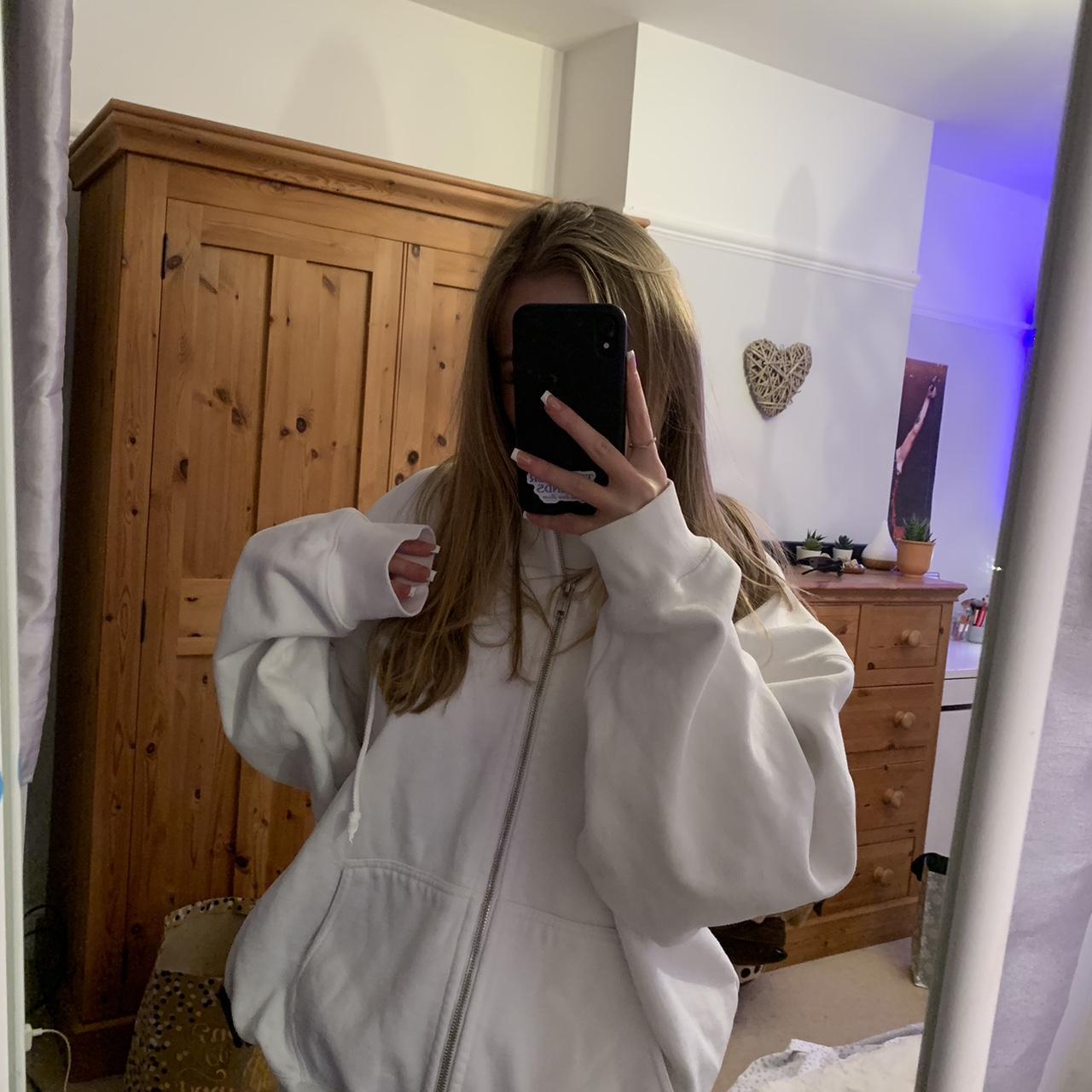 Brandy melville cheap white hoodie