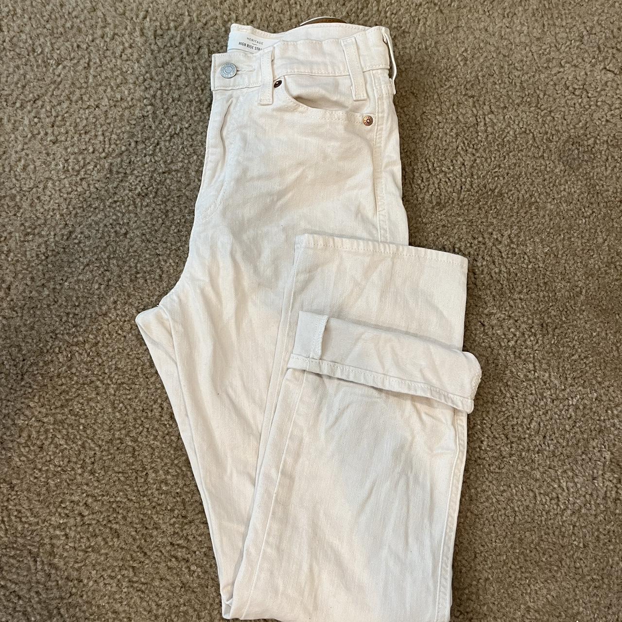 womens white levi jeans