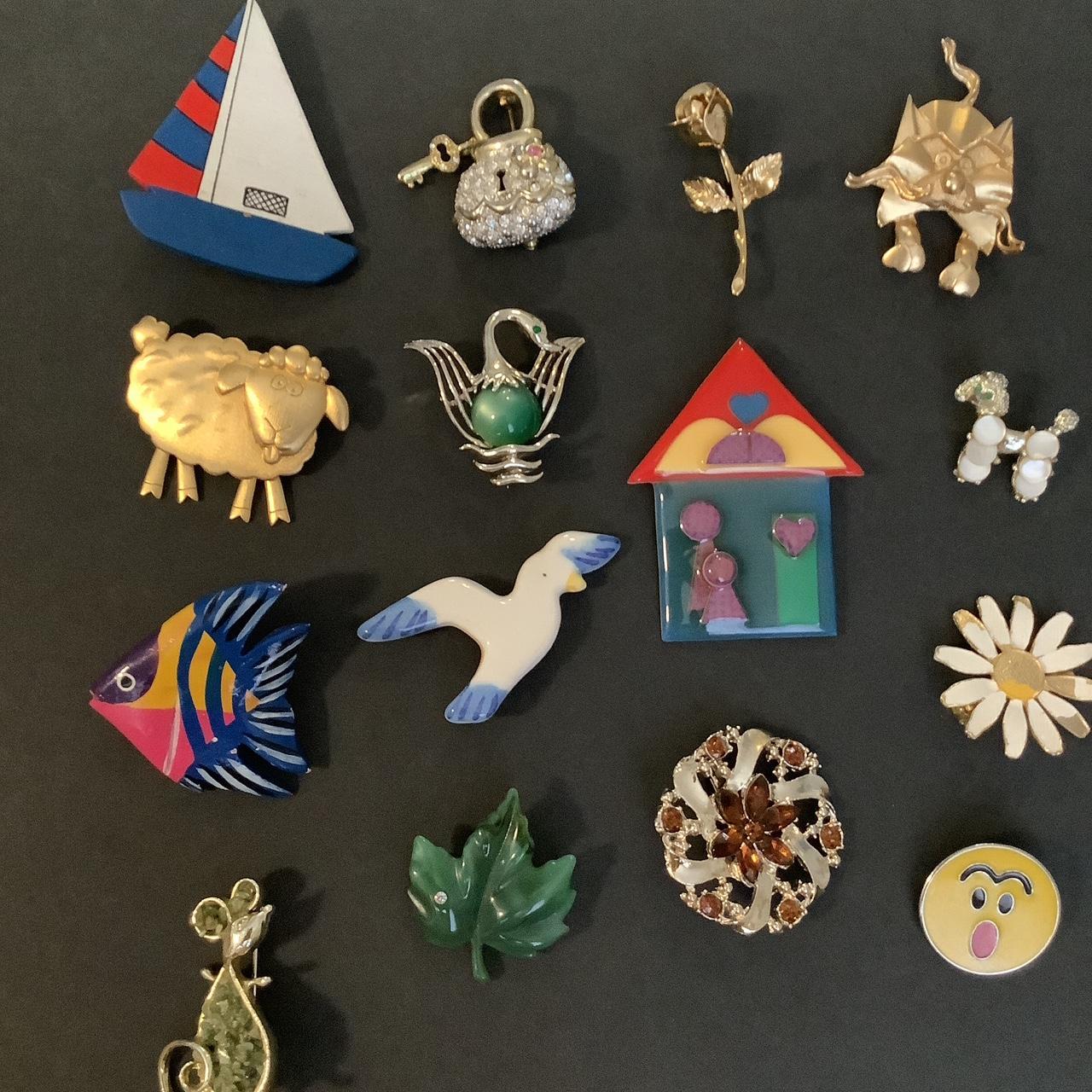 Vintage 90s-00s Brooch Pin Lot-Total 26 items , all - Depop