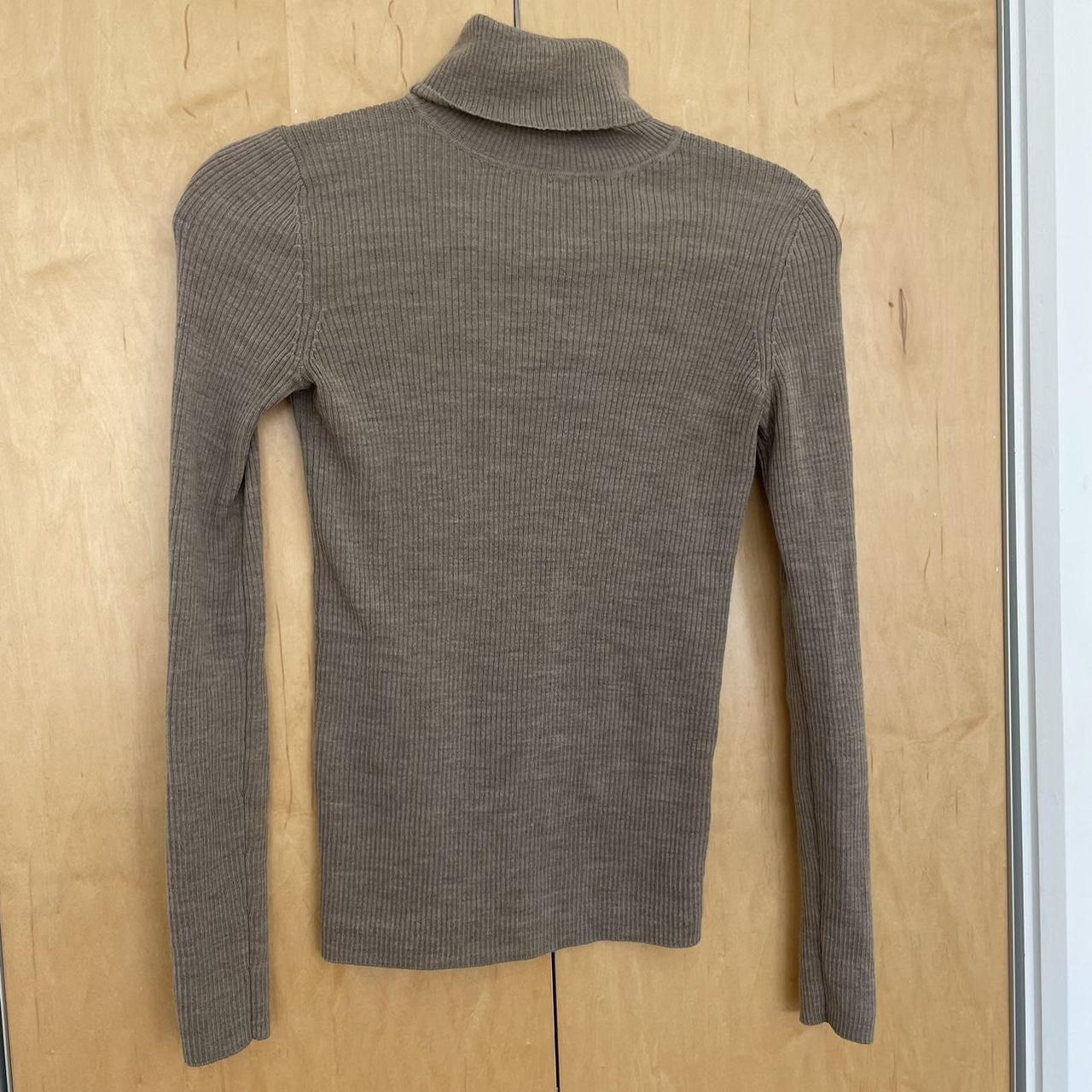 UNIQLO Women's Jumper | Depop