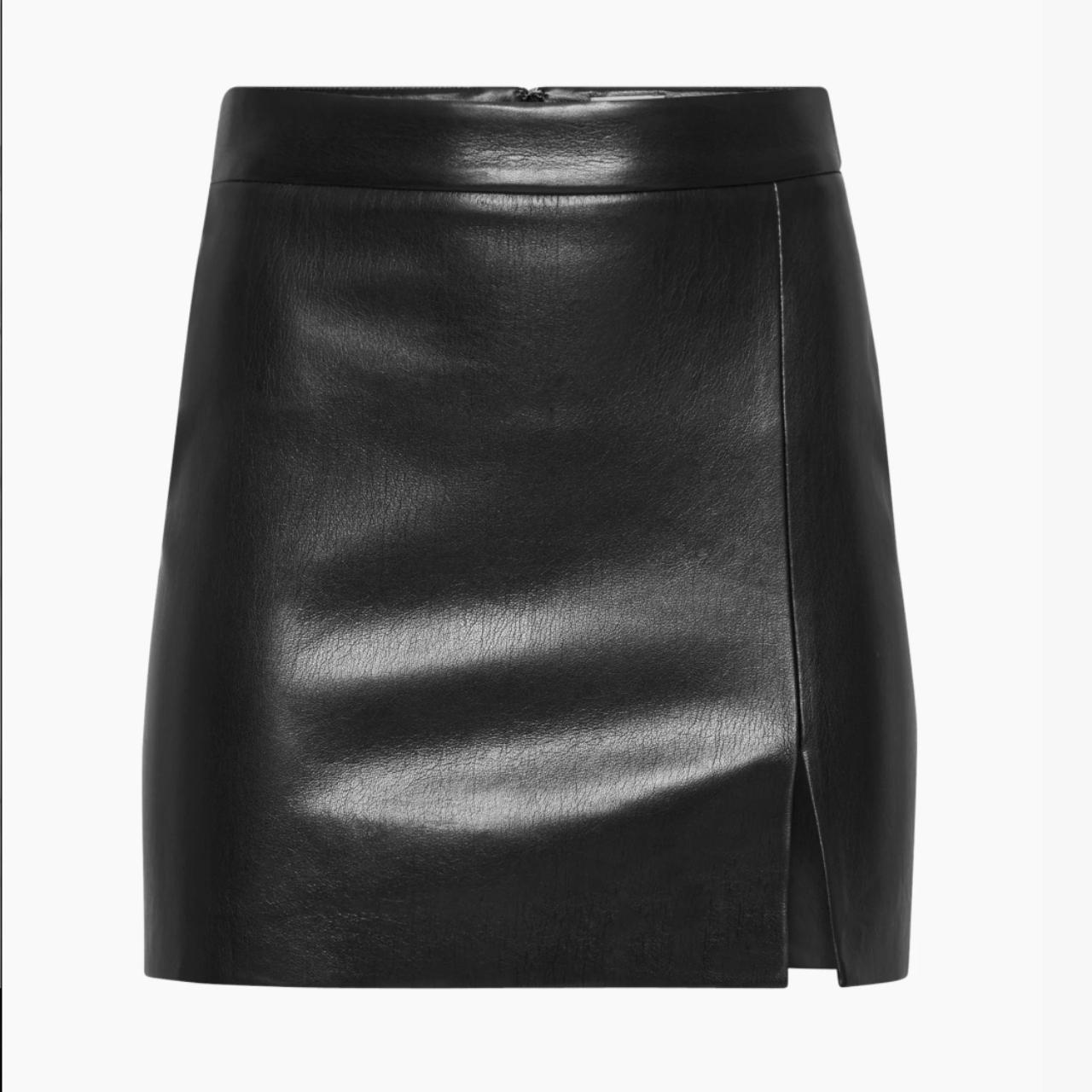 Aritzia Women's Black Skirt Depop
