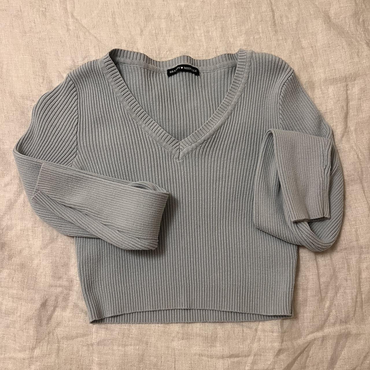 BRANDY MELVILLE Milena ribbed cropped gray long sleeve V-neck sweater K8
