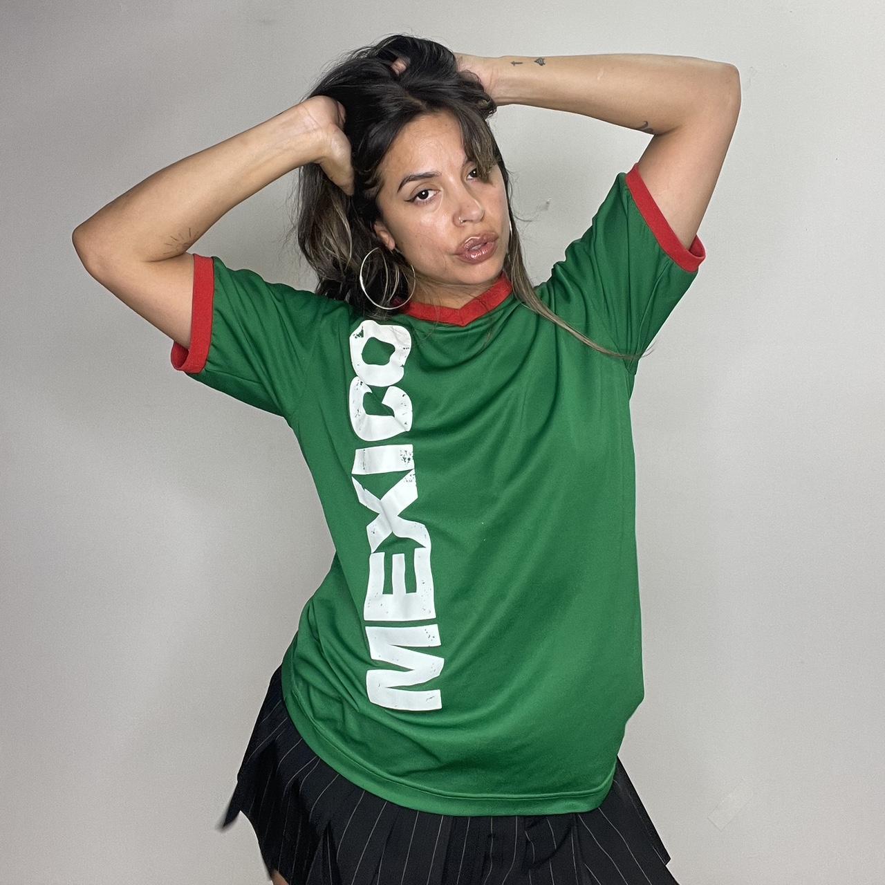 Vtg. Mexico soccer jersey! Model is 5’6 for... - Depop