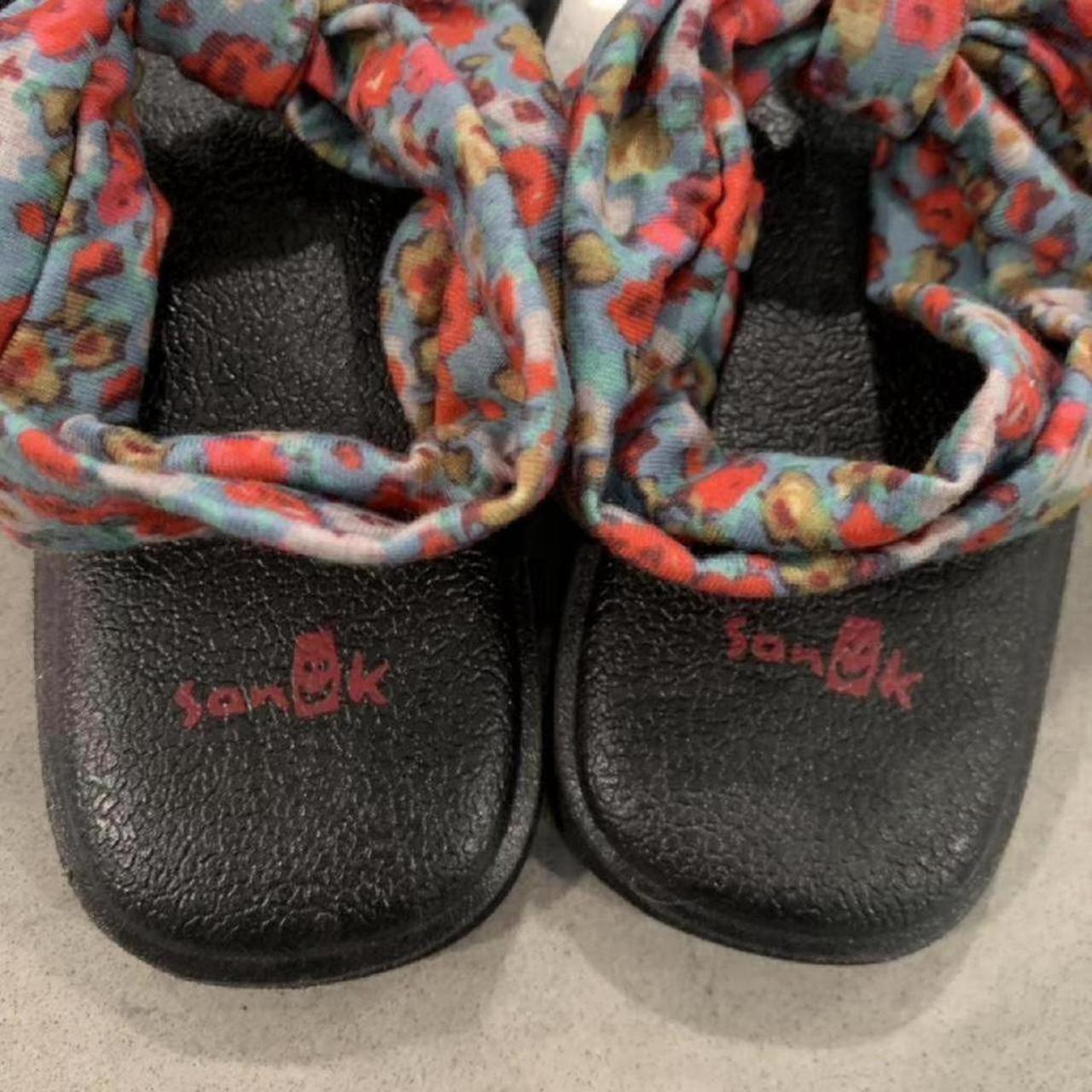 Sanuk floral print Yoga Ella Sling back sandals Size - Depop