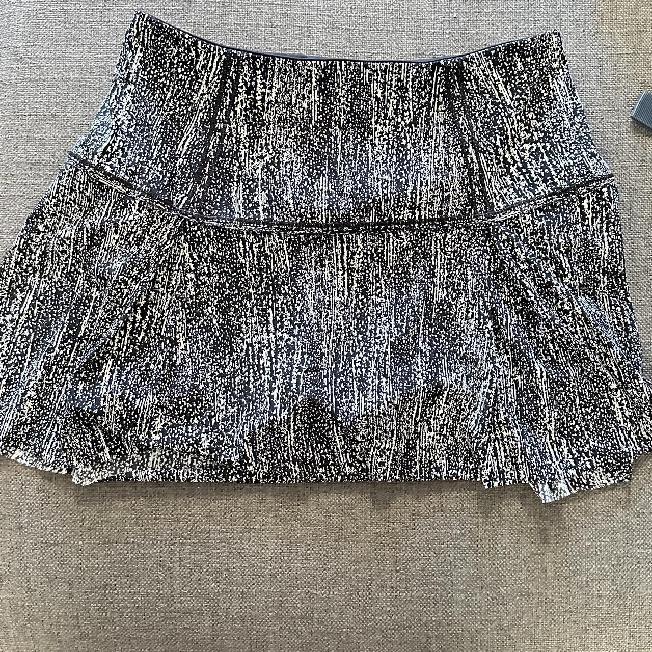 Lulu lemon skort size 4 - Depop