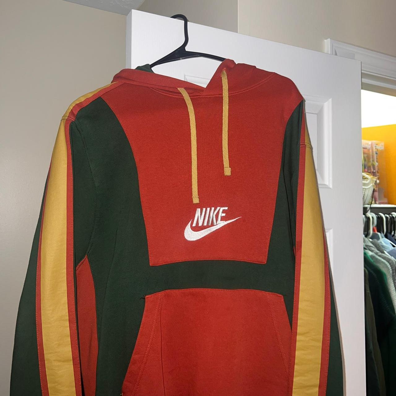 Nike men’s hoodie Size large Lightly worn Depop