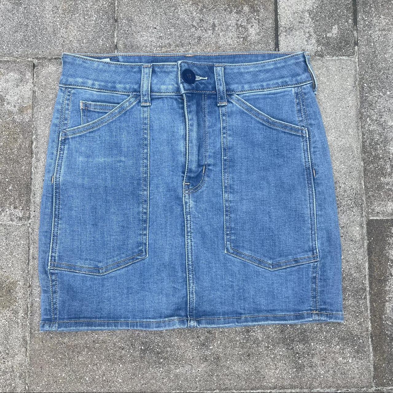 💙American Eagle denim skirt with cute long pockets... Depop